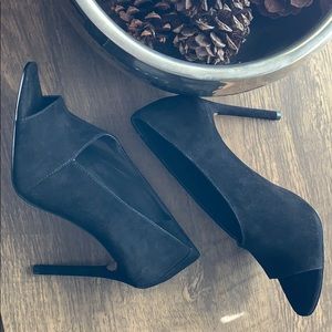 Vince Camuto Rallien Black Open Toe Pumps, size 8